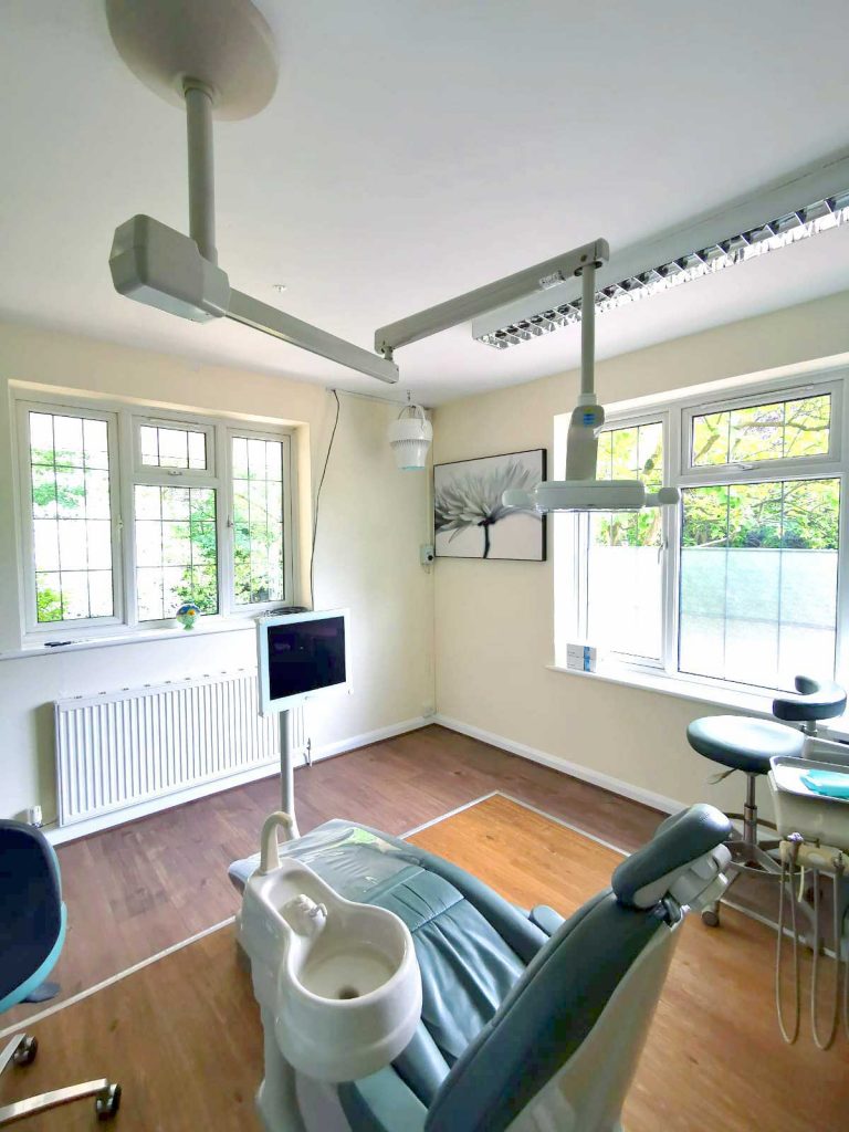 Harewood cirurgia dentária confia na Airius PureAir purificação de ar 3